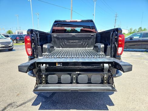 Used 2021 GMC Sierra 1500 Elevation w/ X31 Off-Road Package AWD/4WD image 4