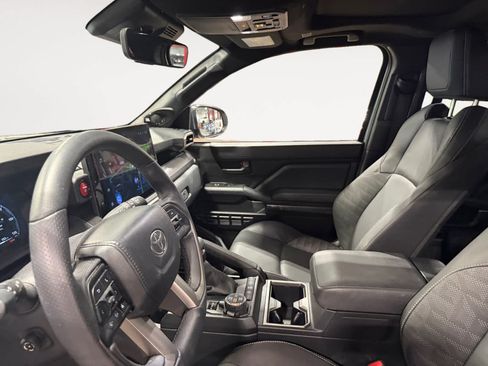 Used 2025 Toyota 4Runner TRD Off-Road Premium AWD/4WD image 10