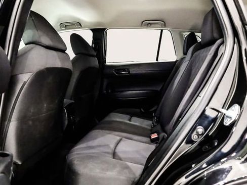 Used 2022 Toyota Corolla Cross LE image 27