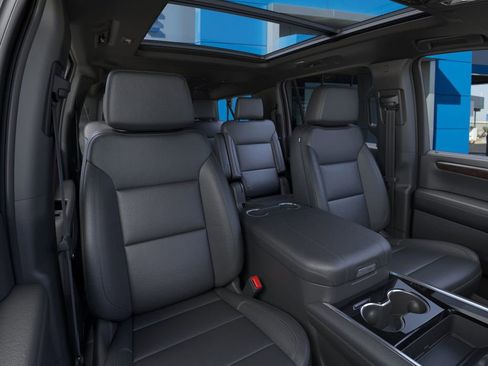 New 2026 Chevrolet Suburban Z71 w/ Comfort Package image 16