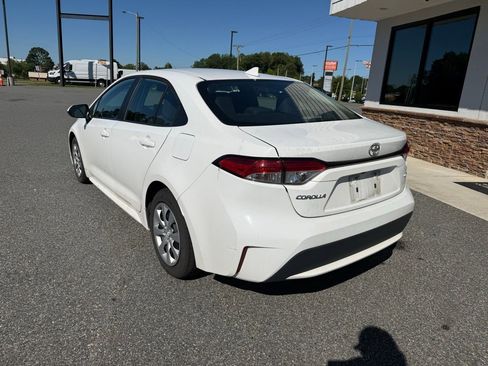 Used 2022 Toyota Corolla LE FWD image 6