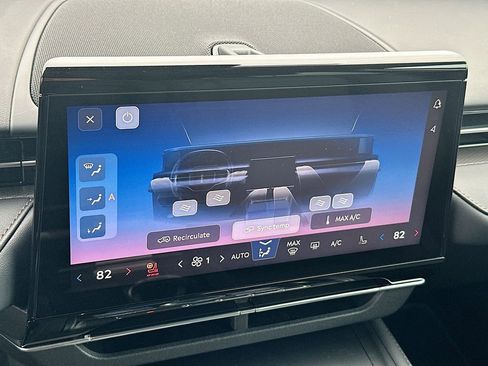 New 2026 Lincoln Nautilus Premier image 14