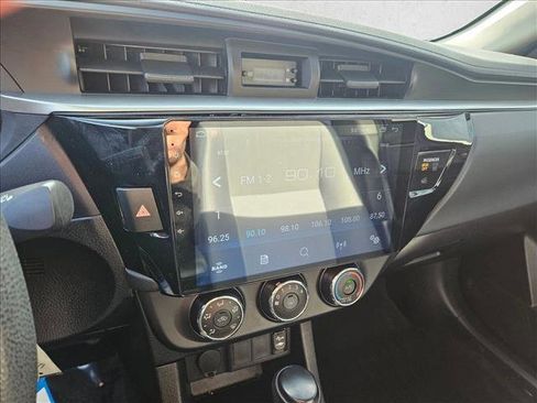 Used 2015 Toyota Corolla L image 18