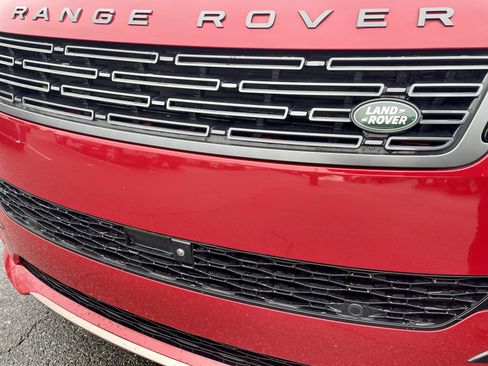 Used 2024 Land Rover Range Rover Sport Dynamic SE image 32