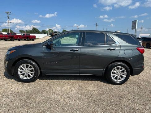 Used 2018 Chevrolet Equinox LT FWD image 2