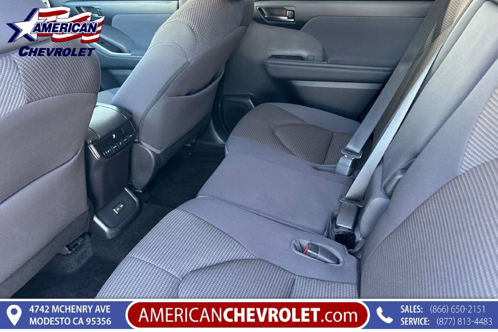 Used 2023 Toyota Highlander LE AWD/4WD image 15