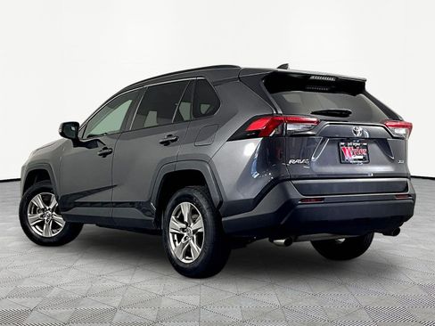Used 2022 Toyota RAV4 XLE FWD image 4