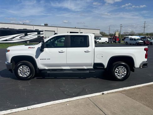 Used 2022 Chevrolet Silverado 2500 LT w/ Convenience Package image 6