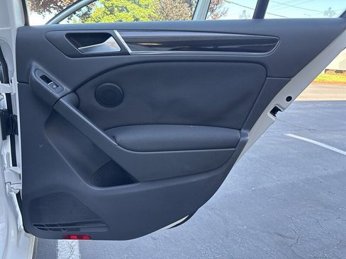 Used 2012 Volkswagen Golf 4-Door FWD image 32