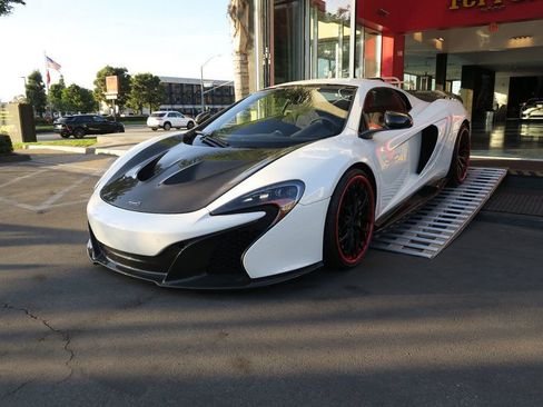 Used 2015 McLaren 650S Spider image 32