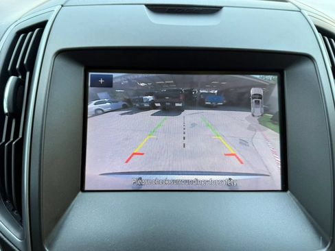 Used 2020 Ford Edge SE FWD image 40