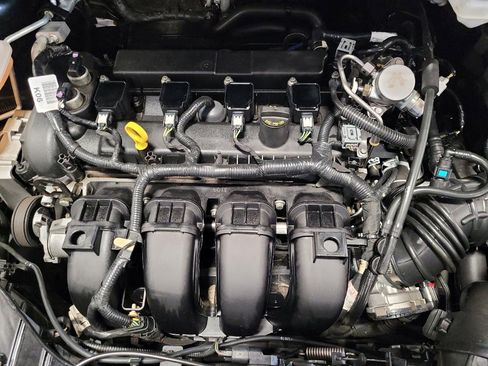 Used 2018 Ford Focus SEL image 30