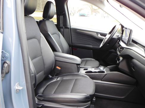 Used 2024 Ford Escape SE image 27