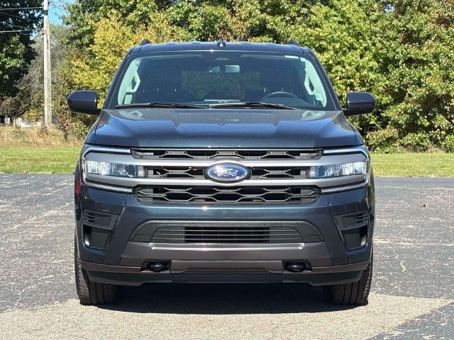 Used 2024 Ford Expedition XLT AWD/4WD image 37