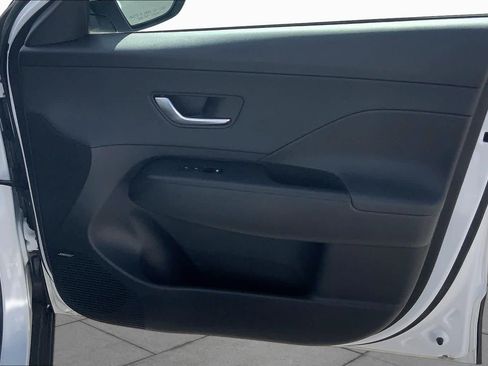 Used 2024 Hyundai Kona Limited FWD image 22