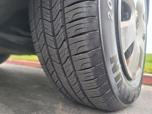 Used 1999 Toyota Sienna CE image 16