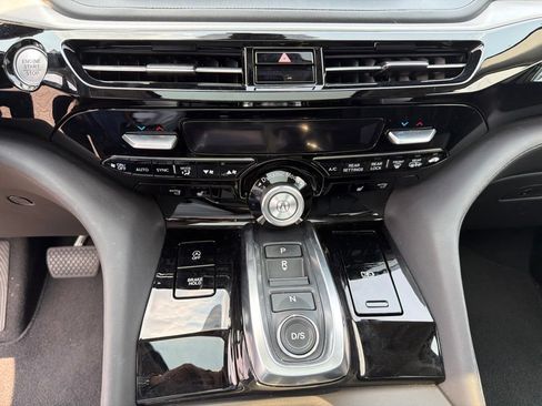 Used 2024 Acura MDX SH-AWD w/ Technology Package image 15