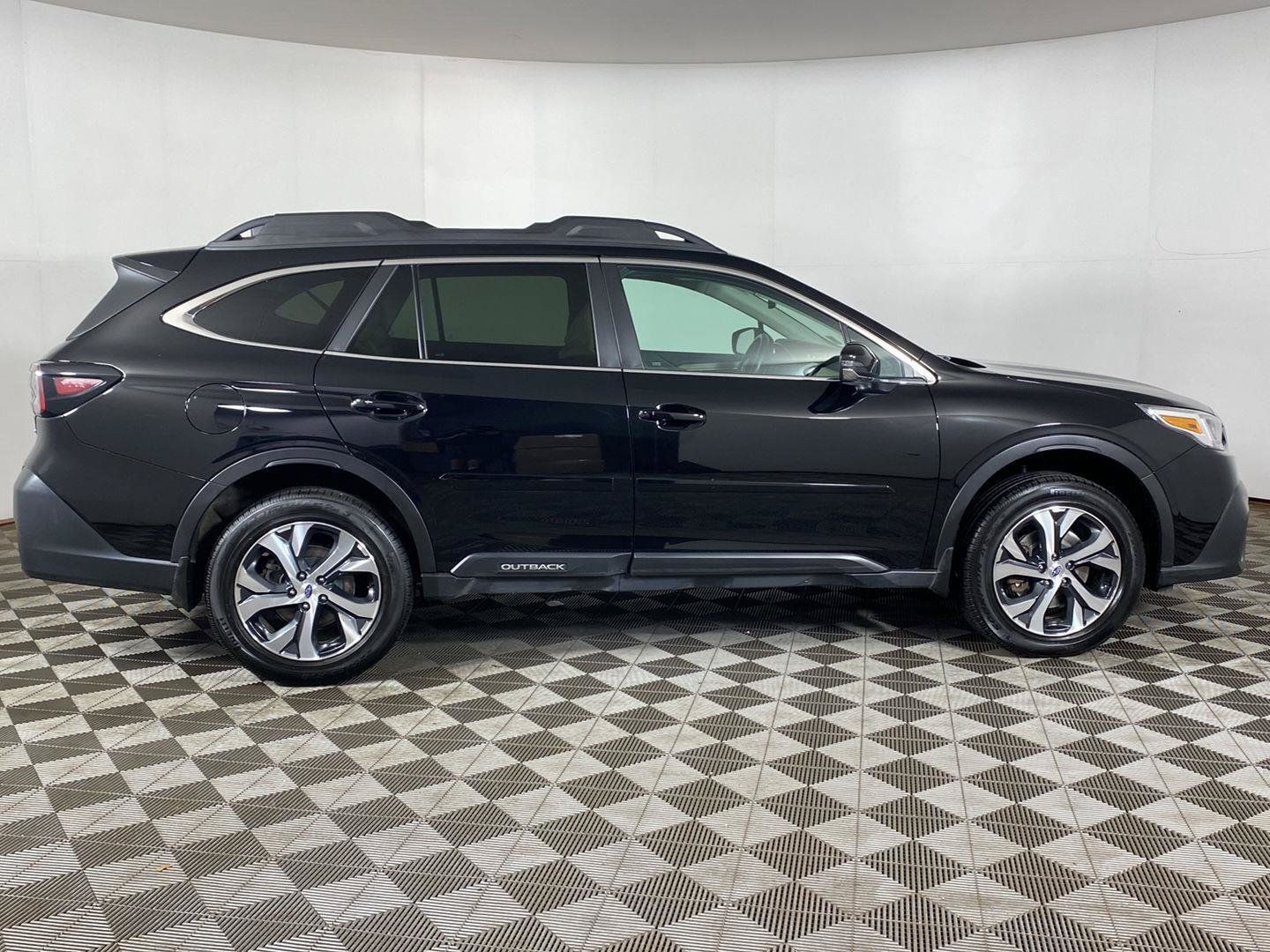 Used 2022 Subaru Outback Limited AWD/4WD image 7