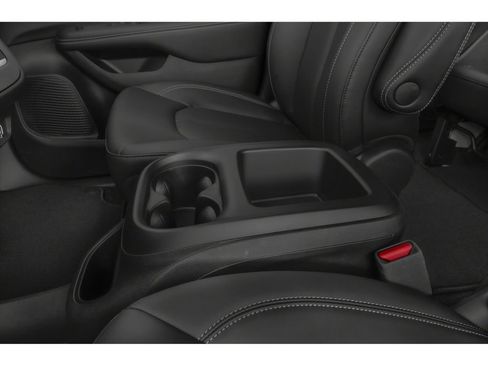 Used 2026 Chrysler Pacifica Select FWD image 9