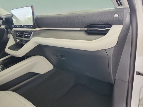 New 2026 Ford Explorer Platinum w/ LUX Leather Package AWD/4WD image 20