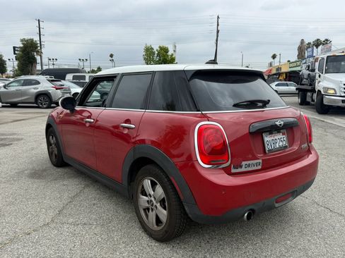 Used 2018 MINI Cooper 4-Door Hardtop FWD image 5