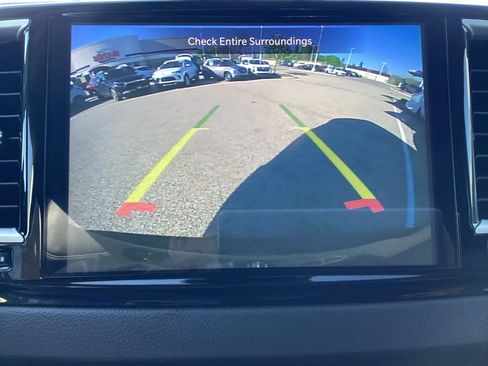 Used 2024 Chrysler Pacifica Touring-L FWD image 24