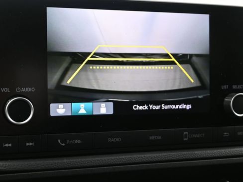 Used 2025 Honda CR-V LX image 22