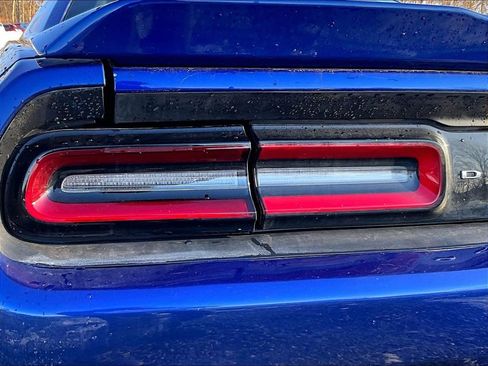 Used 2019 Dodge Challenger SXT w/ Driver Convenience Group image 27