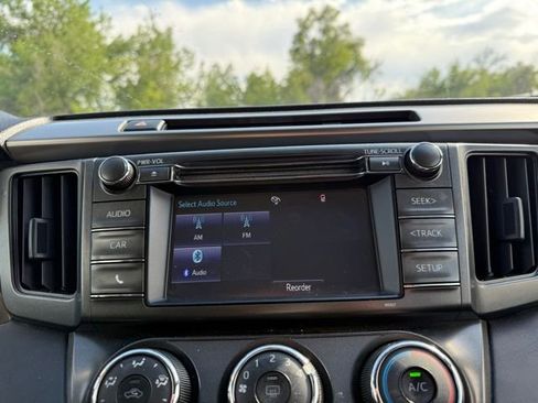 Used 2014 Toyota RAV4 LE AWD/4WD image 13