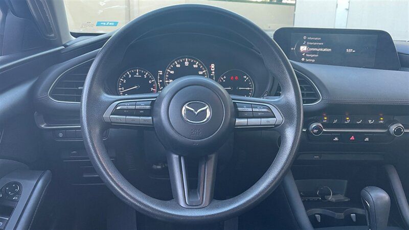 Used 2020 MAZDA MAZDA3 Sedan FWD image 9