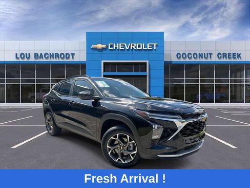 Used 2024 Chevrolet Trax LT FWD image 1