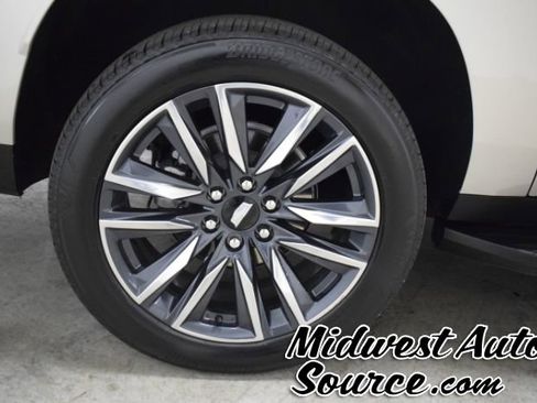 Used 2023 Cadillac Escalade ESV Sport w/ LPO, Illumination Package AWD/4WD image 10