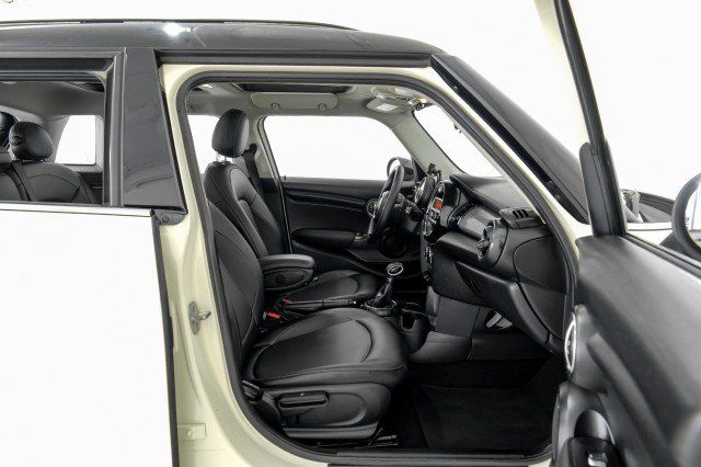 Used 2016 MINI Cooper 4-Door Hardtop FWD image 30