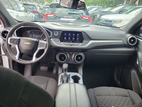 Used 2022 Chevrolet Blazer LT FWD image 17