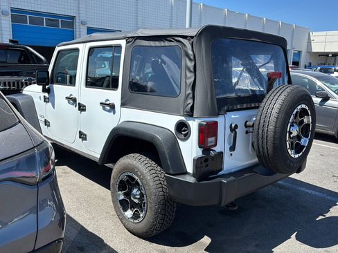 Used 2018 Jeep Wrangler Unlimited Sport w/ Connectivity Group AWD/4WD image 2