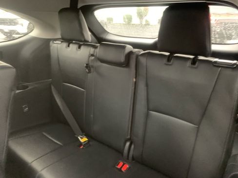 Used 2025 Toyota Highlander Platinum image 12