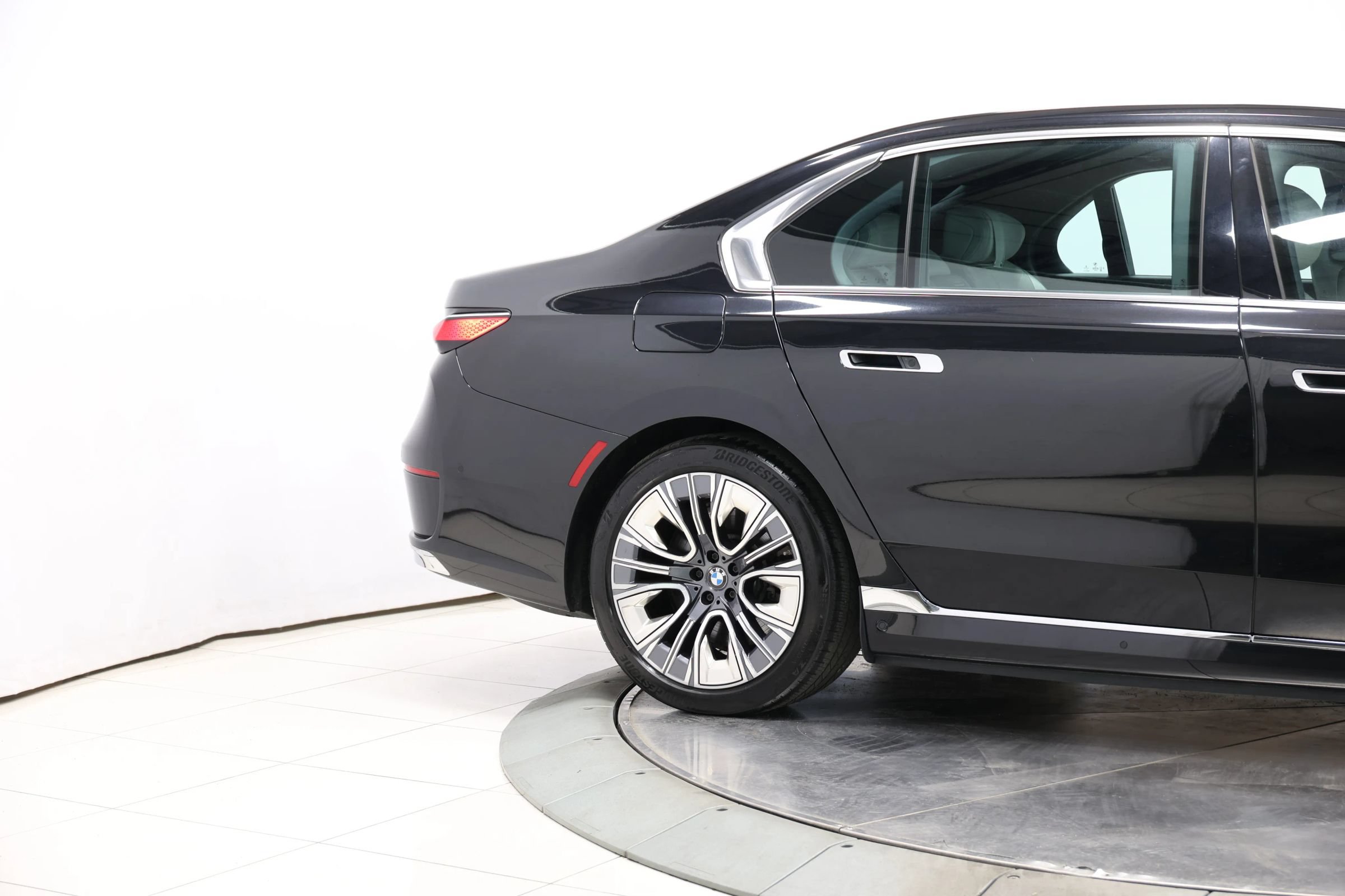 Used 2023 BMW i7 xDrive60 AWD/4WD image 70