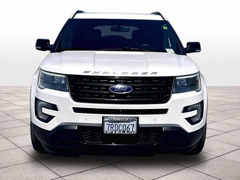 Used 2016 Ford Explorer Sport w/ Equipment Group 401A AWD/4WD image 3