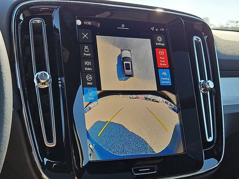 New 2026 Volvo XC40 B5 Ultra w/ Protection Package Premier image 17