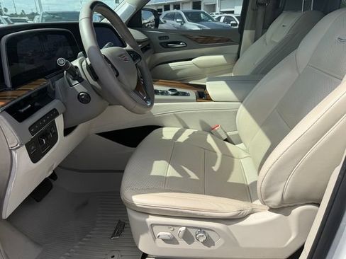 Used 2023 Cadillac Escalade Premium Luxury Platinum AWD/4WD image 13