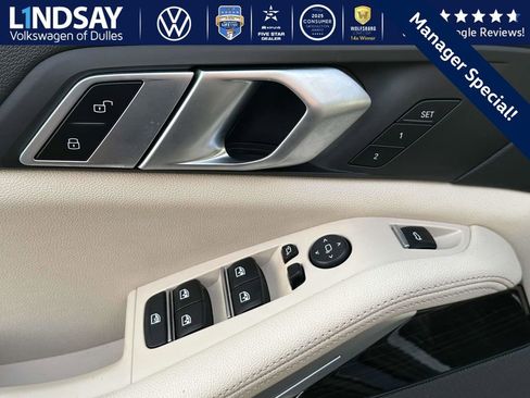 Used 2021 BMW X5 xDrive40i w/ Premium Package image 17