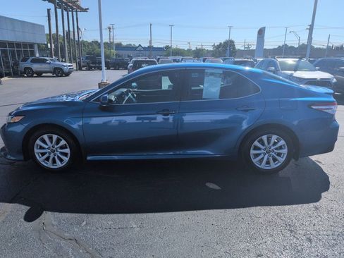 Used 2020 Toyota Camry LE w/ Convenience Package FWD image 2