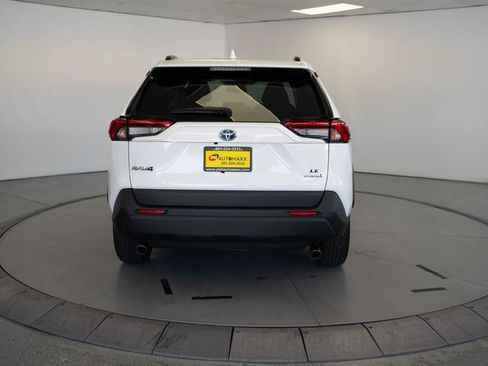 Used 2022 Toyota RAV4 LE AWD/4WD image 6