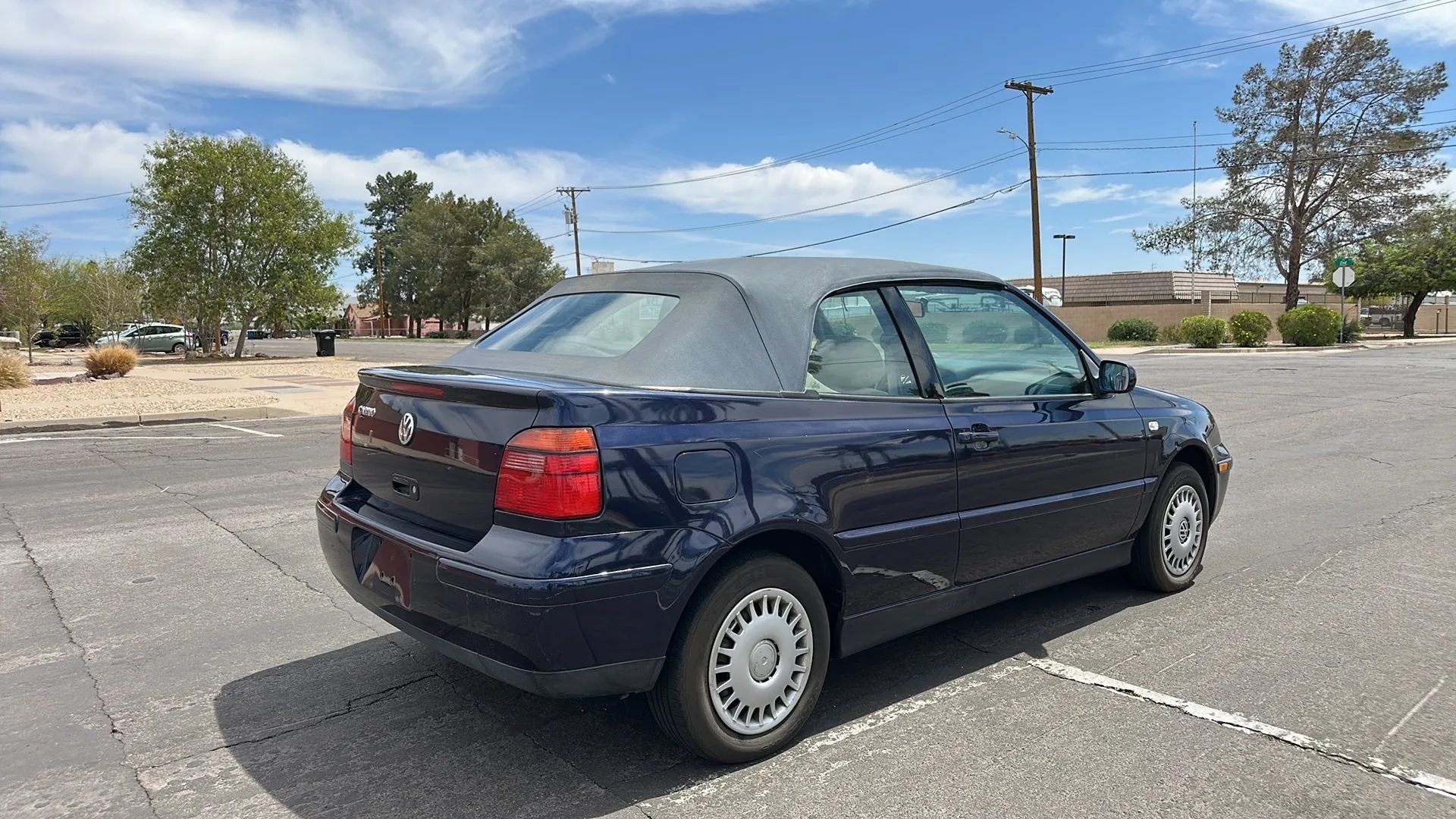 Used 2002 Volkswagen Cabrio GLS FWD image 13
