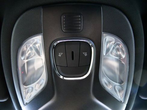 Used 2024 Jeep Compass Latitude image 47