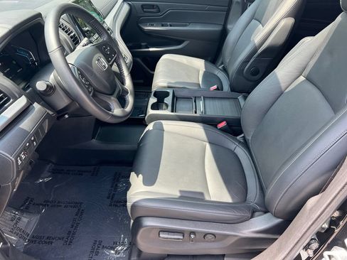 Used 2023 Honda Odyssey EX-L image 9