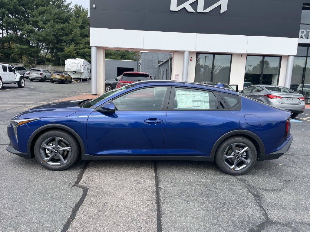 New 2026 Kia K4 FWD image 2