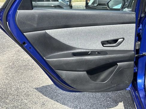 Used 2024 Hyundai Elantra Limited FWD image 11