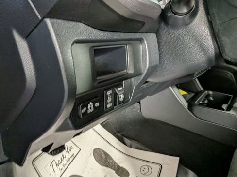 Used 2017 Toyota Tacoma TRD Off-Road w/ Premium & Technology Package image 19