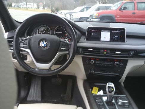 Used 2018 BMW X5 xDrive35i w/ Driving Assistance Package AWD/4WD image 18